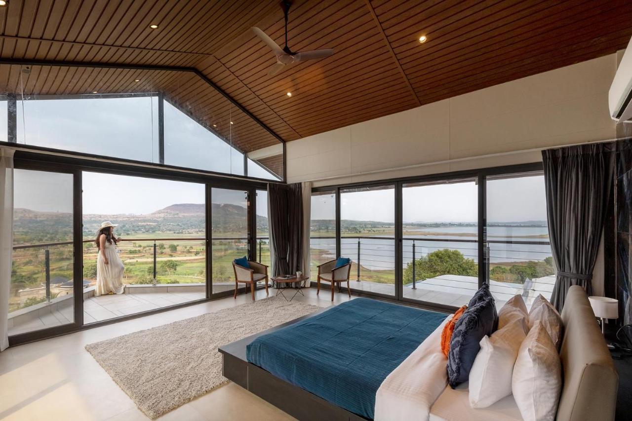 Pearl Lakeview Mansion By Stayvista - Lakeside Villa With Infinity Pool, Jacuzzi, In-House Theatre & Games Room Igatpuri Ngoại thất bức ảnh