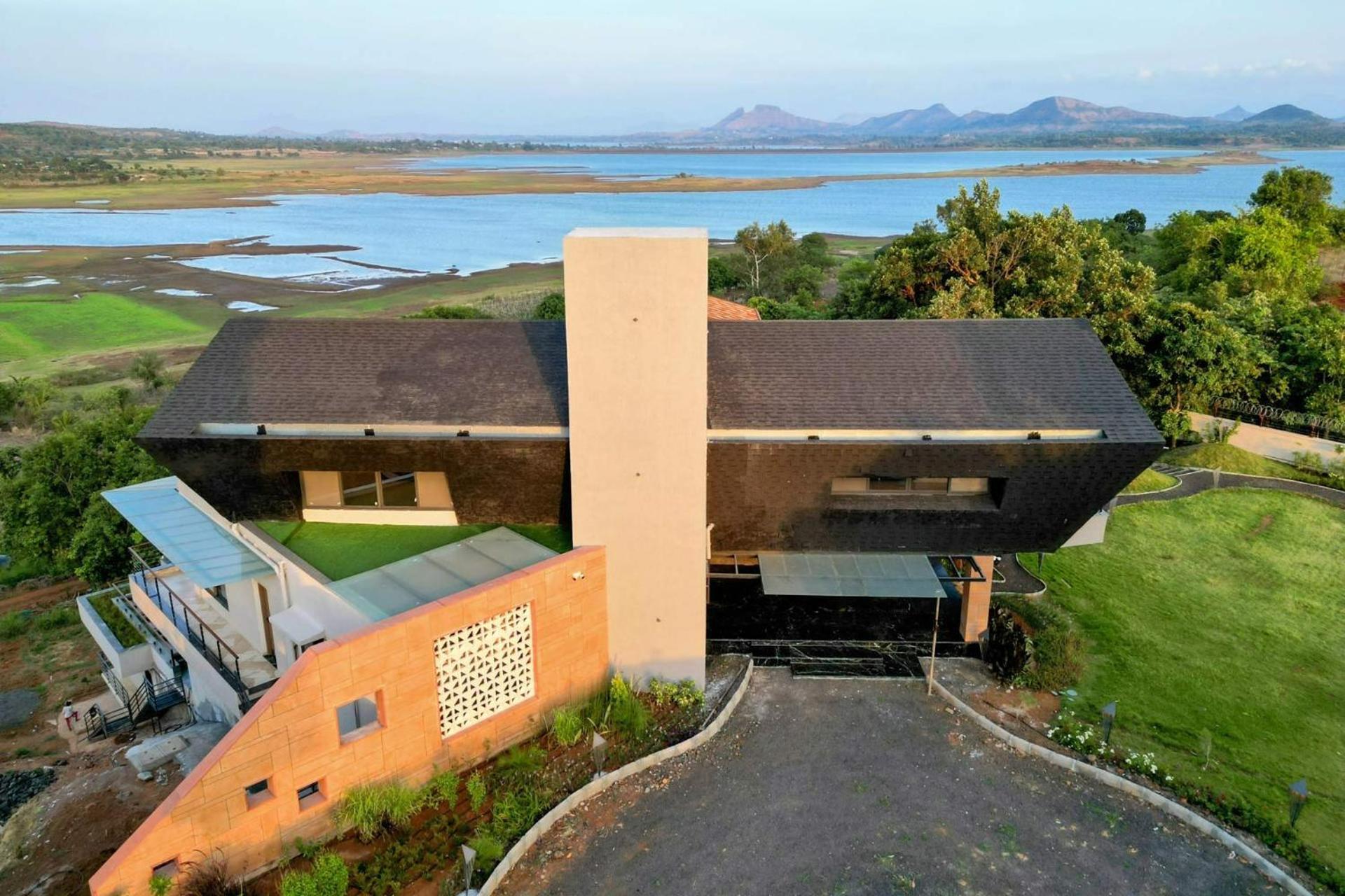 Pearl Lakeview Mansion By Stayvista - Lakeside Villa With Infinity Pool, Jacuzzi, In-House Theatre & Games Room Igatpuri Ngoại thất bức ảnh